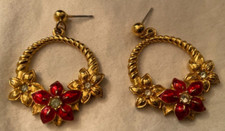 Avon Goldtone Rhinestone Poinsettia Holiday Dangle Pierced Earrings