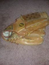 MAG PLUS MP-3797 BASEBALL GLOVE Mitt 12  RHT Right Hand Throw Hand NICE SHAPE 