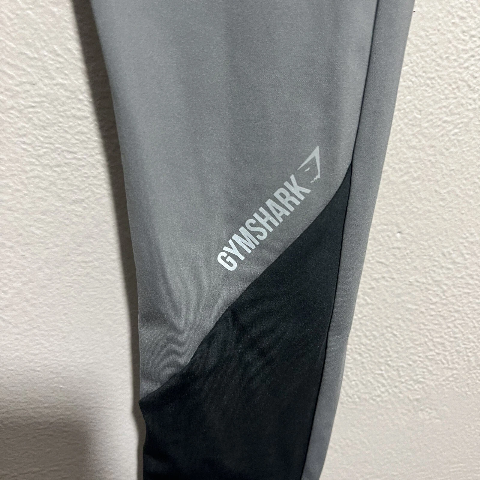 gymshark cross waist compression media pockets leggings