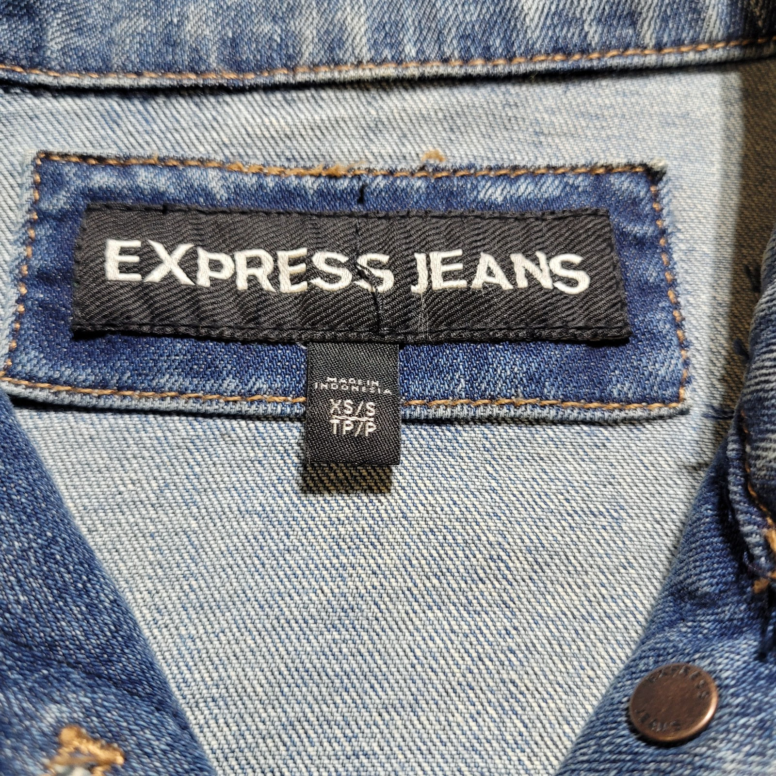 Express Jeans Button Denim Jacket Red Floral Embr… - image 11