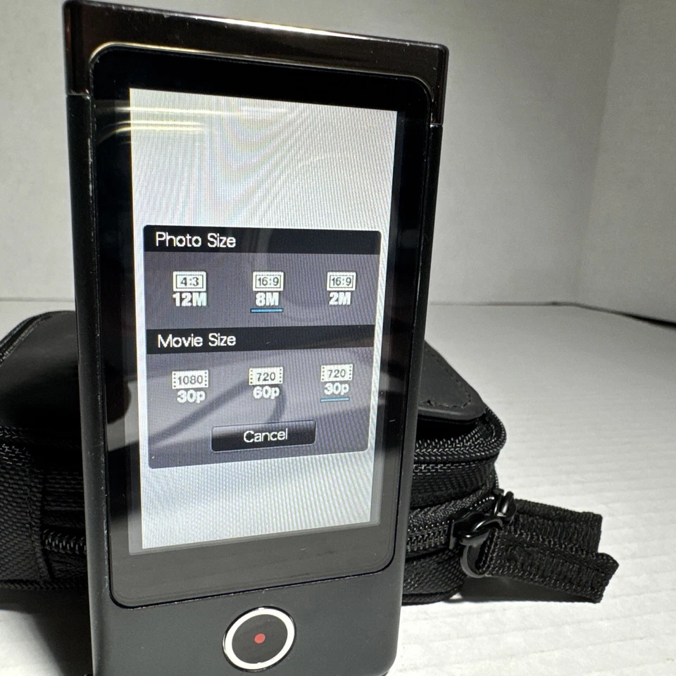 Sony Bloggie Touch Mobile HD Snap Video Camera MHS-TS10 Black & Sony Case Works - Image 4 of 4