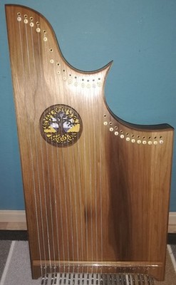 Tisch Harfe ''Spatz'' Sopran aus deutschen Hölzern. Mit Tasche,, Stimmgerät u. St.