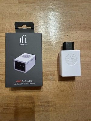iFi Audio GND Defender - Intelligente Masse-/Erdungs-Kontrolle, IEC Anschlüsse