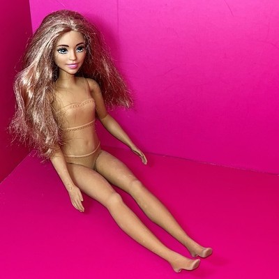 2022 Barbie Mattel Brown Hair Doll Green Eyes R44HF HLL21