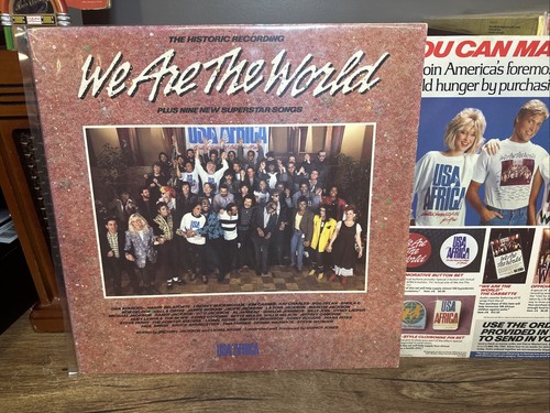 “We are The World” LP Vintage Vinyl 1985 Album - Michael Jackson- Bob Dylan - Picture 2 of 9