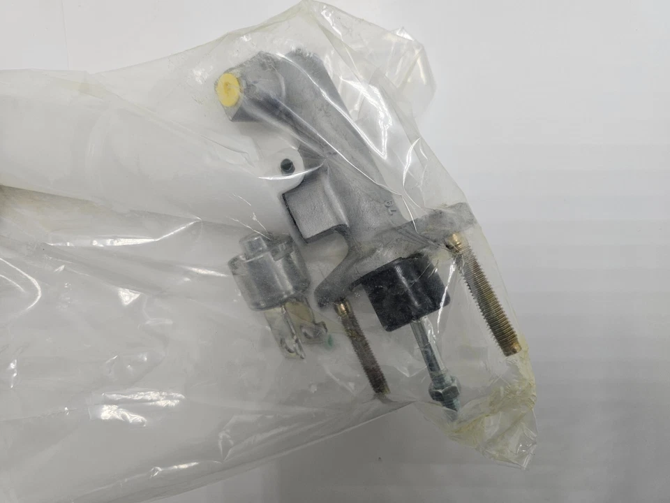 Cilindro maestro de embrague LuK LMC319 para Toyota Camry Solara 1997-2003 Foto 4 de 4