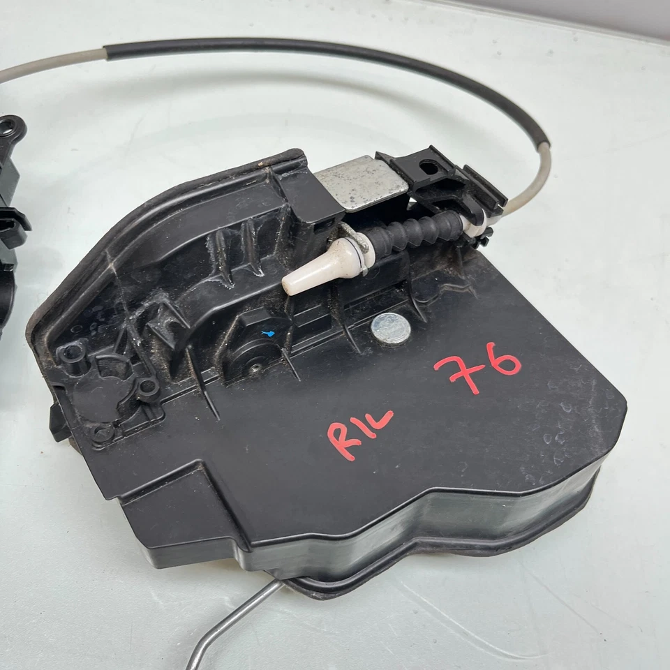 Actuador de pestillo de cerradura de puerta trasera izquierda BMW 528i 535i 550i F10 2011-2013 7229459 OEM Foto 2 de 4