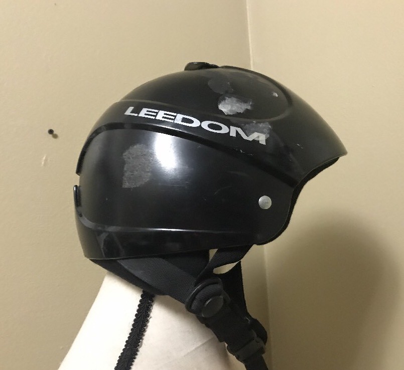 leedom ski helmet