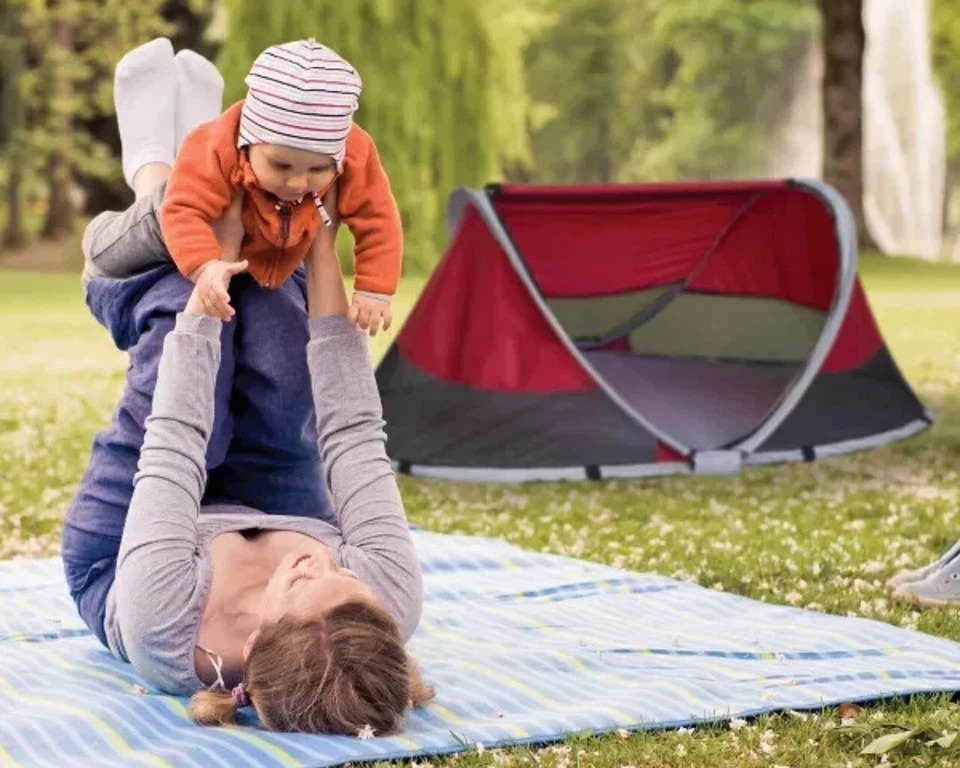 Cama de viaje KidCo PeaPod portátil emergente bebé niño bebé ROJA Foto 2 de 3