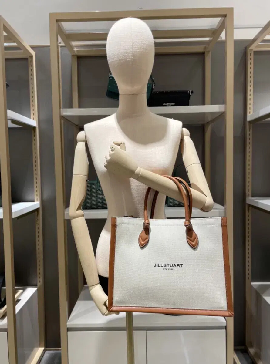 トートバッグ *JILLSTUART*JILLSTUART*JILLSTUART* Newpaper Ivory Canvas Buc Jill Stewart New Paper Ivory Canvas Book Tote | eBay