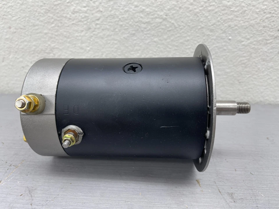 Generador Fiat 850 Magneti Marelli DN62L 360 12 2700S 1967 1968 restaurado Foto 3 de 3