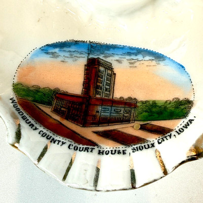 SIOUX CITY IOWA Souvenir Porcelain Trinket CHINA ANTIQUE ASHTRAY