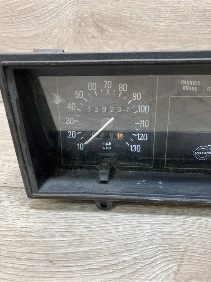 Velocímetro Volvo, cuadro de instrumentos de combustible para vagón 142/144/145 JMP1212529 Foto 2 de 4
