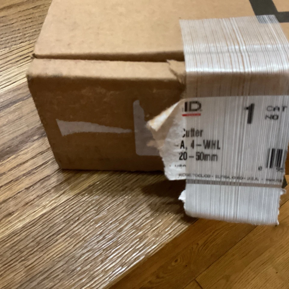 Ridgid 42-A Heavy-Duty 4-Wheel Pipe Cutter 50mm Capacity - Image 4 of 4