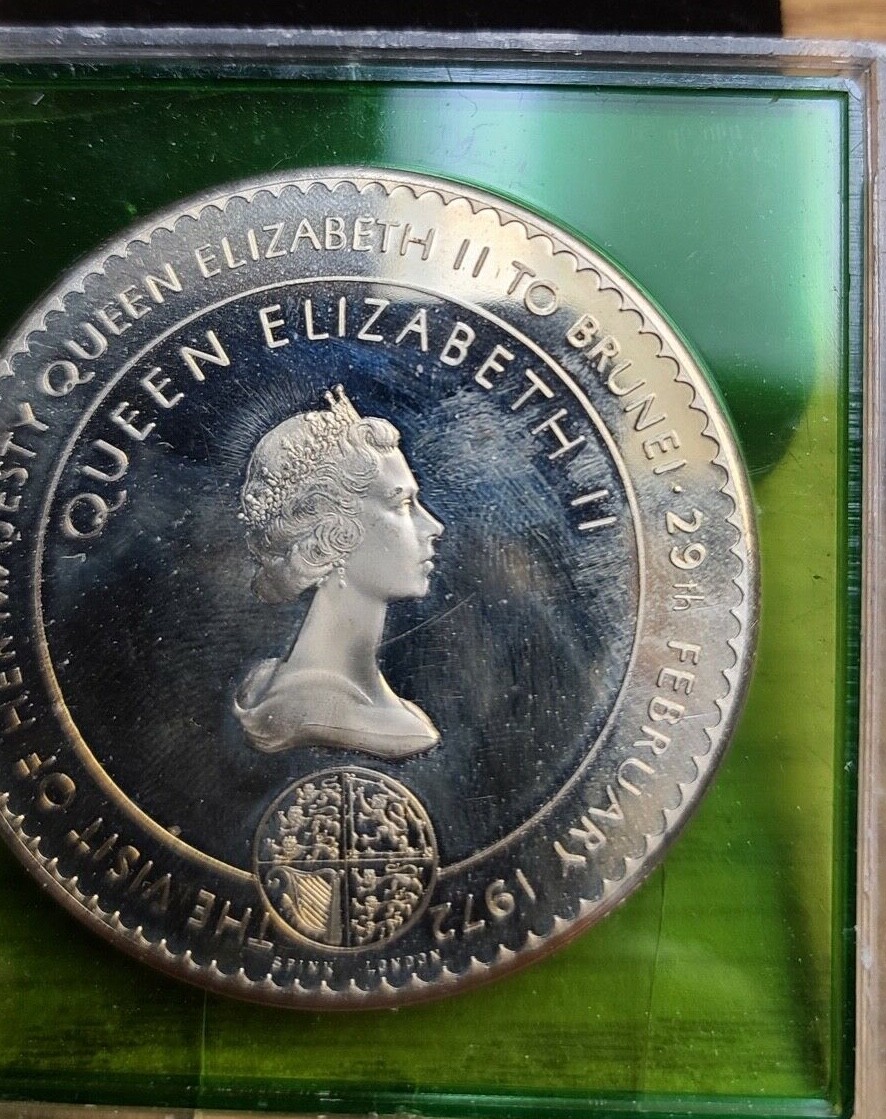 Brunei 1972 Queen Elizabeth Visit Medal Cupronickel by Spinks | eBay