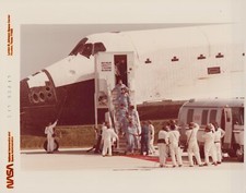 STS-41G Challenger Crew Disembark Sally Ride KSC FL 1984 - Original NASA Photo