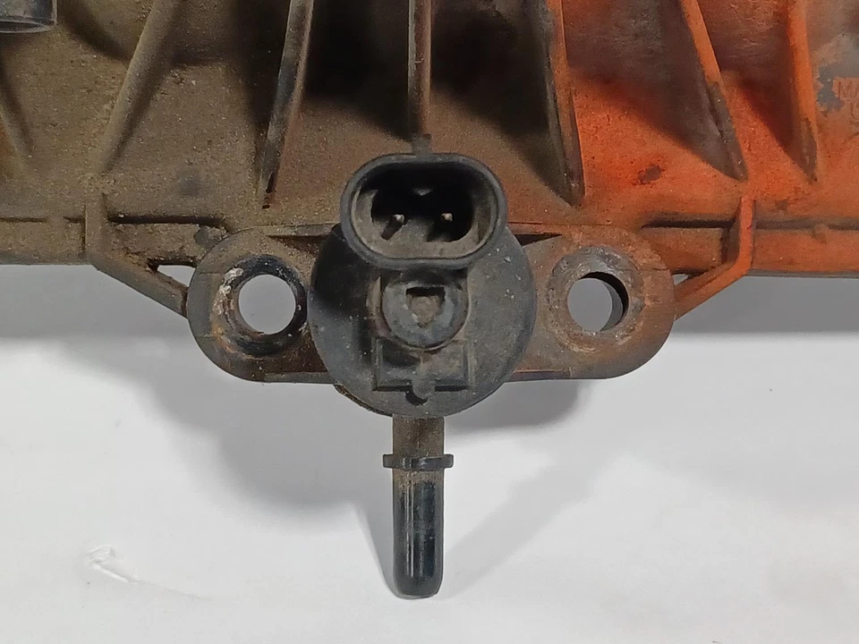 Used Upper Engine Intake Manifold fits: 2002 Chevrolet Express 3500 van 5.7L upp Foto 2 de 4