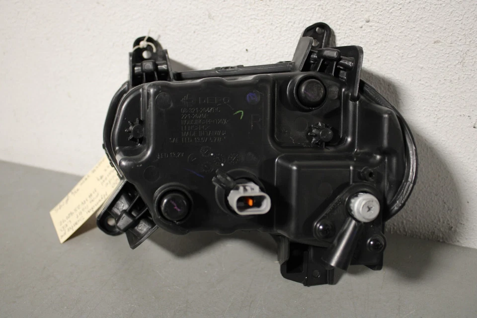 Hyundai Santa Fe 2019 2020 luz antiniebla lateral derecha LED Foto 3 de 4