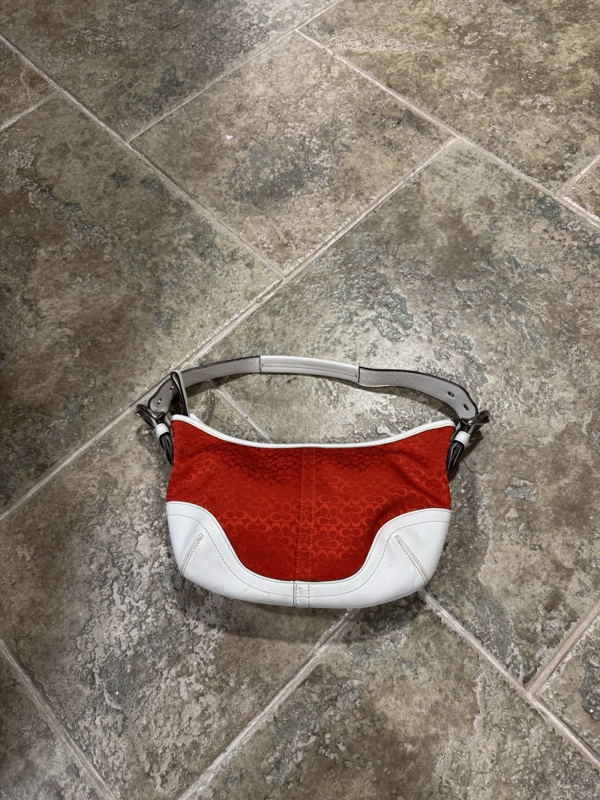 Vintage 2000s rare Y2K cherry red coach soho / hobo shoulder bag image 4