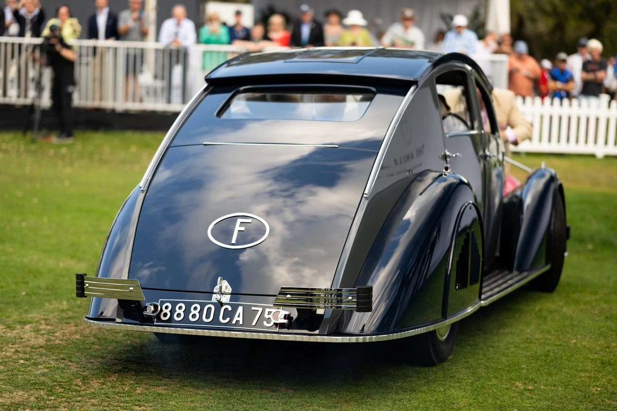 Voisin C25 Aerodyne - rear trunk view