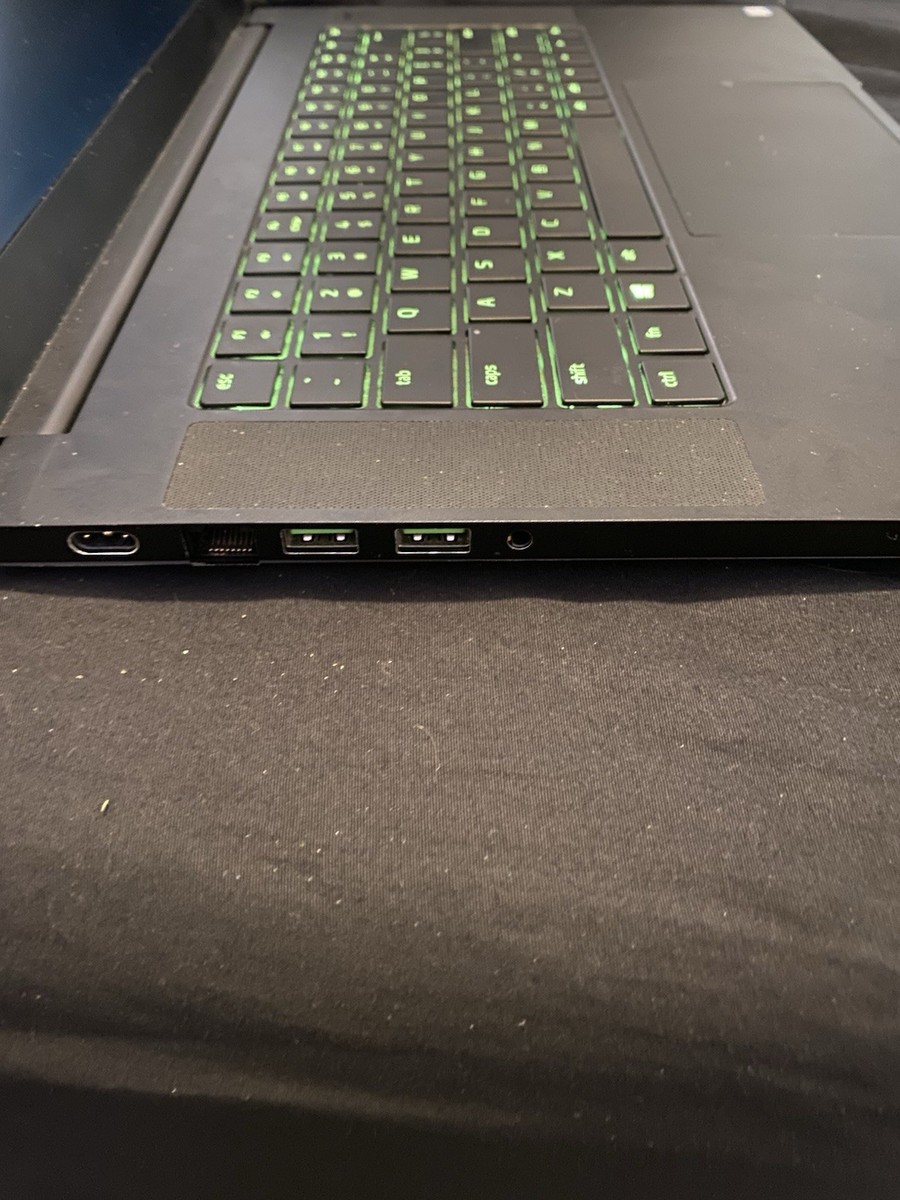 Razer Blade 15 RZ09-0300 15.6