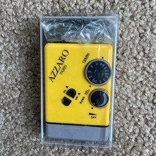 NIB AZZARO PARIS Am Fm Radio   Walkman  WITH Headphone Jack Needs 2 AA Batteries