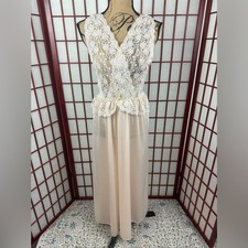 Vintage Undercover Wear Coquette Princess Romantic Lace Nylon Pink Nightgown
