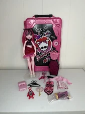 Monster High Skulltimate Secrets 7 Gore-Geous Oasis Doll DRACULAURA