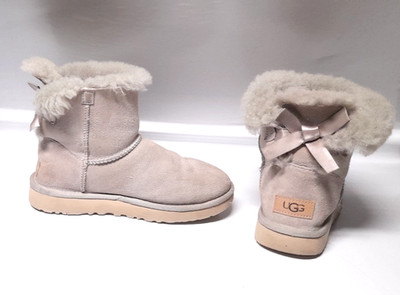 UGG Damen Stiefel Mini Bailey Bow II Boot 1016501 Boots Stiefeletten Schleife 36