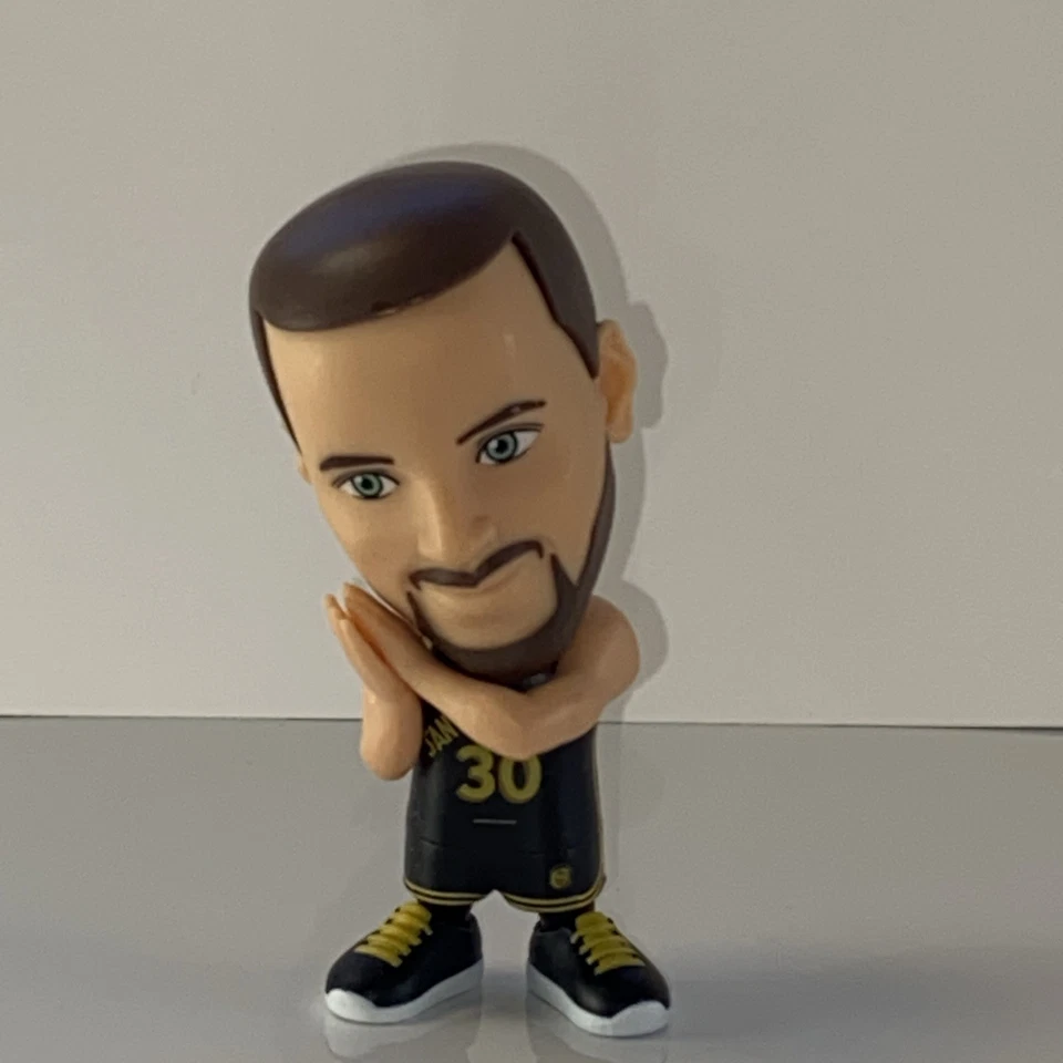 Steph Curry Zuru 5 Sorpresa NBA Ballers Súper Raro Coleccionable Camisa Negra Dormir Foto 3 de 4