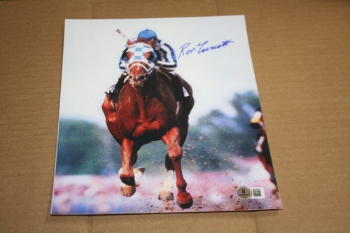 SECRETARIAT 8X10 PHOTO SIGNED BY JOCKEY RON TURCOTTE BECKETT CERTIFIED