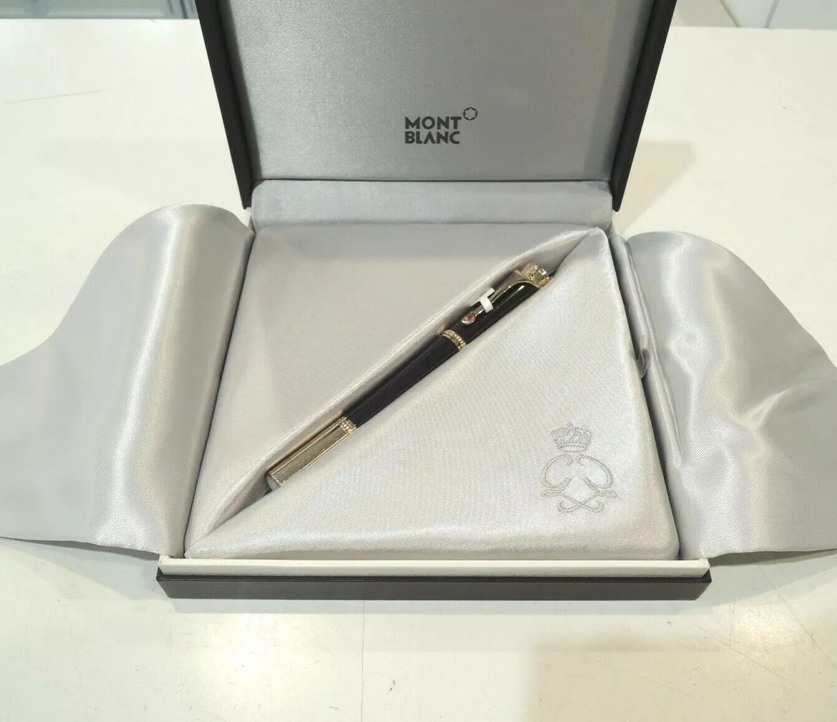 Montblanc princesse grace cheap de monaco fountain pen