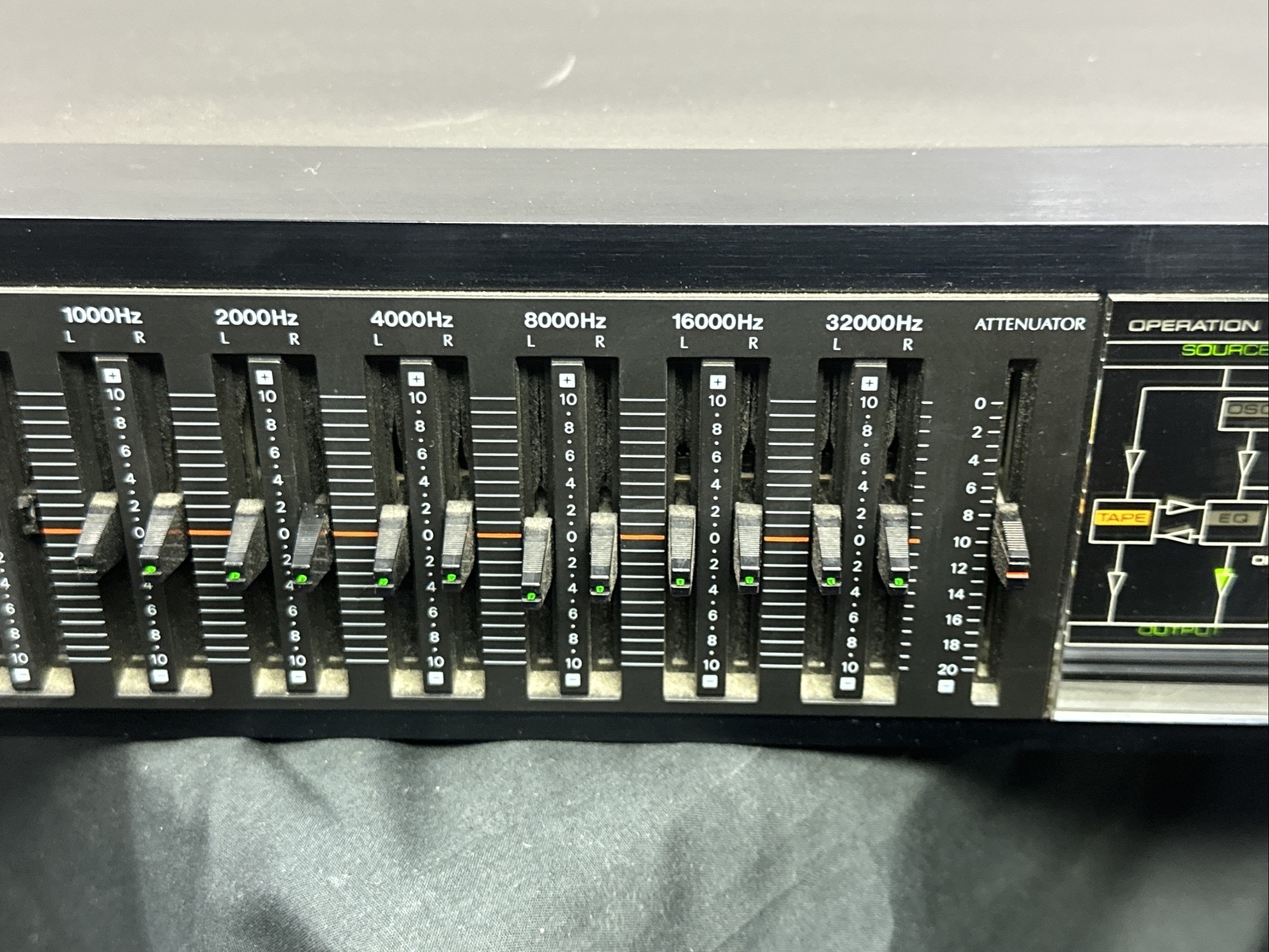 Onkyo integra stereo graphic equalizer EQ35 Powers On Works Has Broken