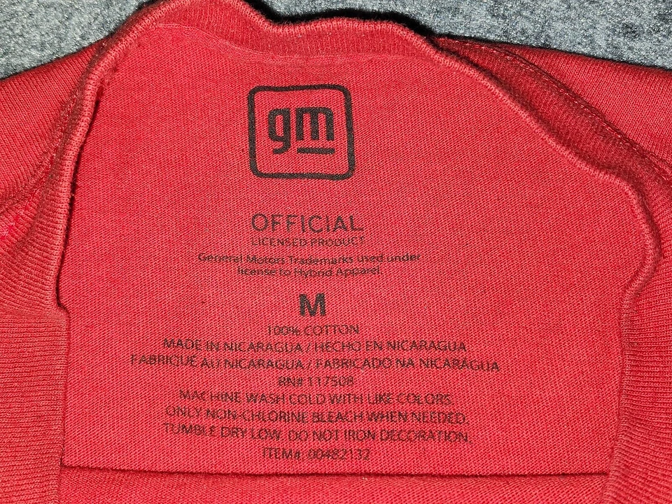 通用雪佛兰科迈罗 T 恤成人尺寸中号红色经典汽车底特律动力男式 — 第 3/4 张图片