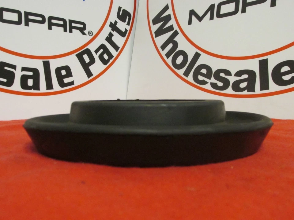 Aislador de resorte de suspensión delantera Dodge Ram 2500 3500 NUEVO OEM MOPAR Foto 3 de 4