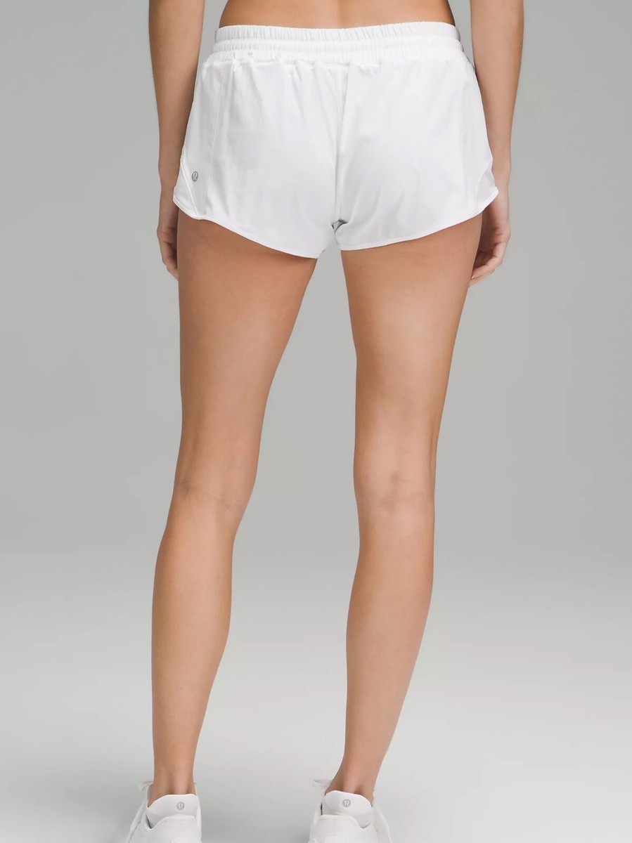LULULEMON HOTTY HOT LOW RISE SHORT 2.5”~WHITE~LINED~0 2 4 6