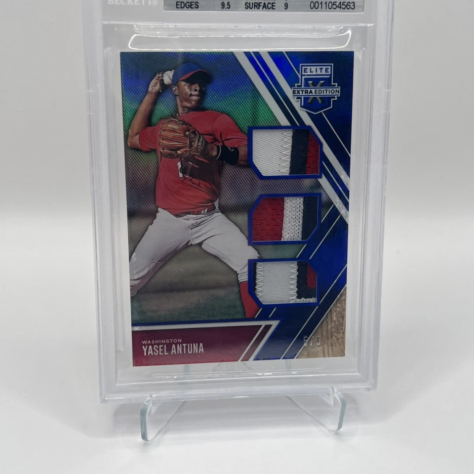 Elite Extra Edition Triple Materials Blue Yasel Antuna #5/5 BGS 9 2017 Foto 3 de 4