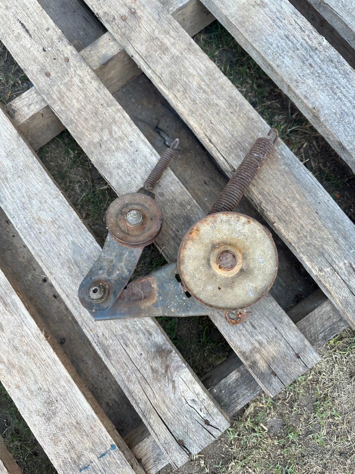 MTD /TROY BILT Pony Transmission Variable speed Pulley 65604015 683