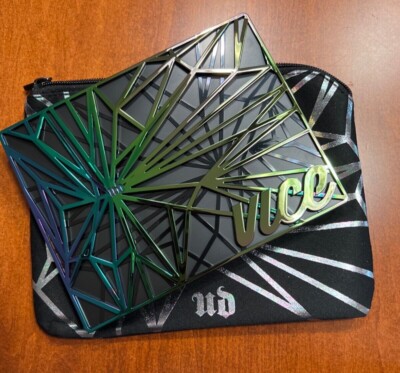 Urban Decay Vice Eyeshadow Palette - Original, New in box, 20 Shades!