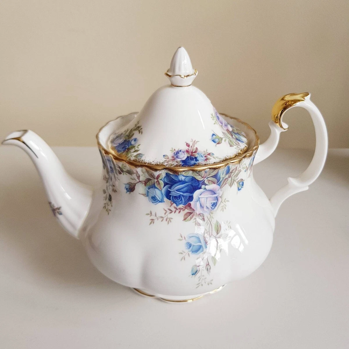 Royal albert moonlight rose clearance teapot