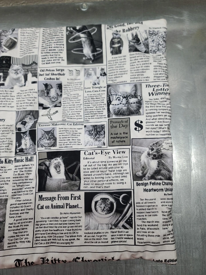 Газета Kitty хроники - черный/белый хлопок кровать подушечка - 20 x 15 - Изображение 4 из 4