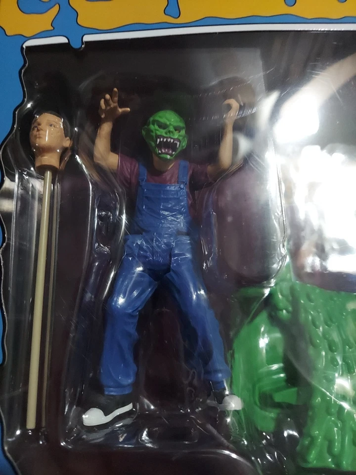 Коллекционная фигурка Goosebumps Trick Or Treat No11 The Haunted Mask - Изображение 2 из 3