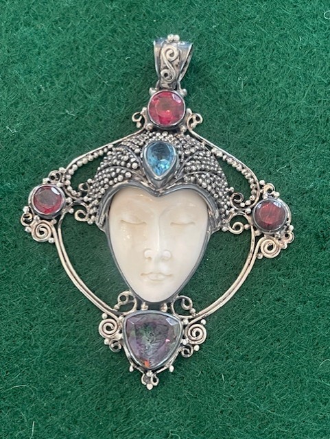 VINTAGE CARVED FACE & .925 STERLING SILVER & GEMSTONE PENDANT