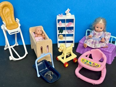 Simba Kinderzimmer  mit Baby für Barbie Puppen,Regal,Bett, Laufstall,Sofa