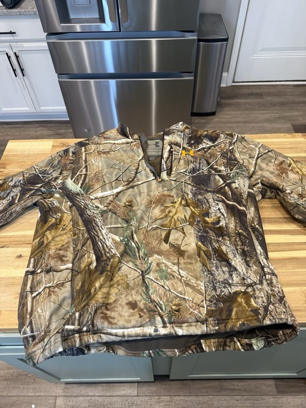 Mid season under armour camo Quarter zip jacket xl