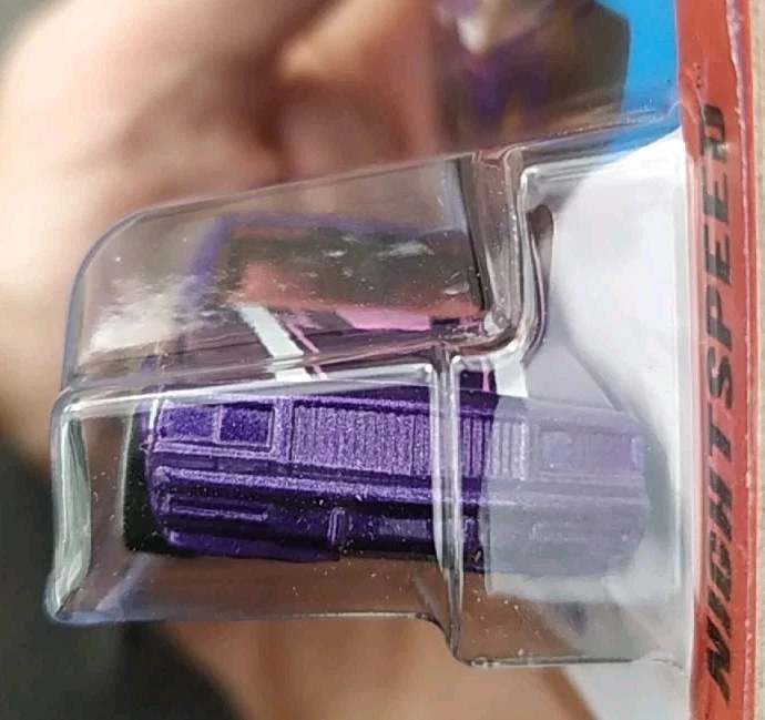 Hot Wheels 2026 Case A Treasure Hunt TH '87 Buick Regal GNX 1:64 - Immagine 3 di 4