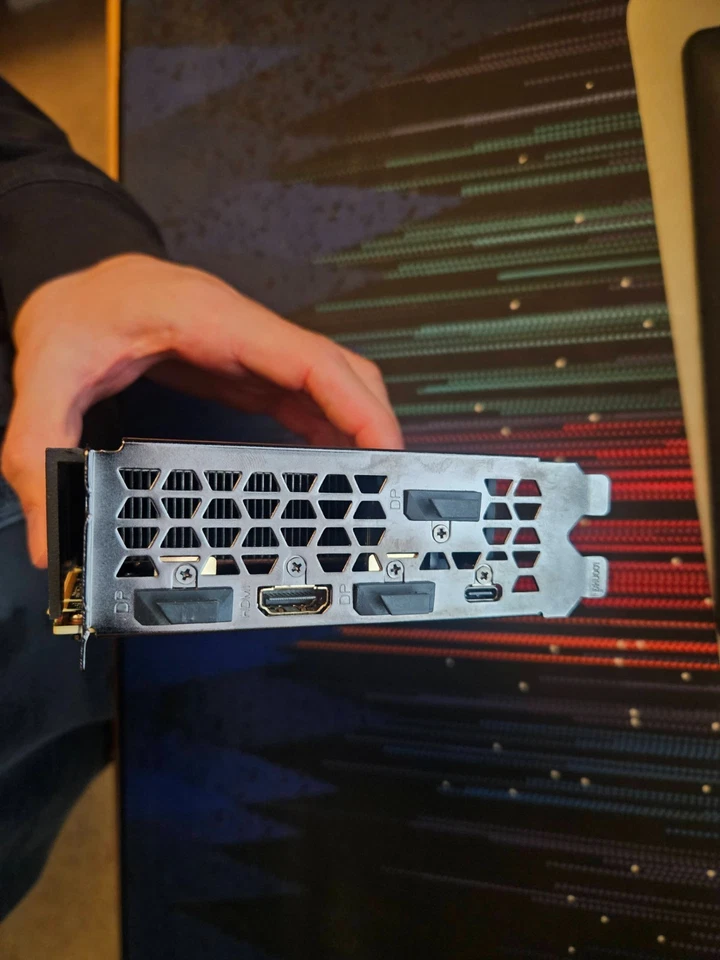 GIGABYTE GeForce RTX 2080 Ti 11GB GDDR6 Graphics Card (GV-N208TTURBO-11GC) - Image 3 of 4