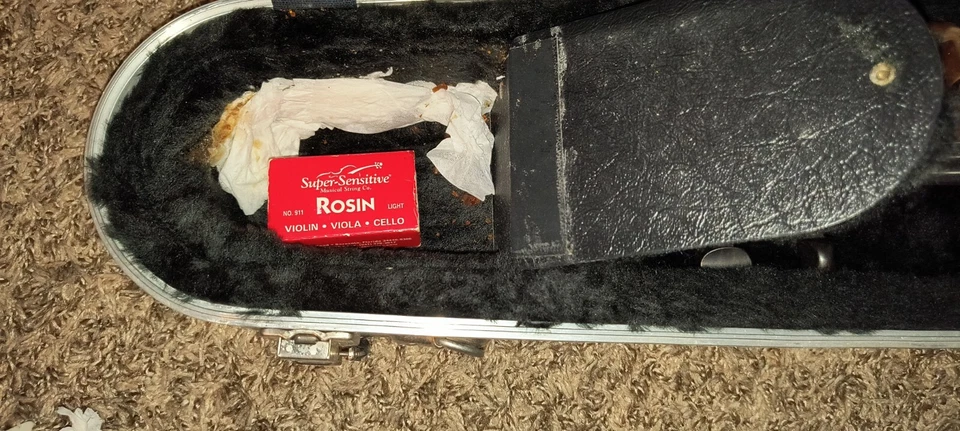 Strunal 4/4 Violin w/ Hard Case, bow, shoulder Rest, Rosin, Mute Czech Republic  - Image 4 of 4