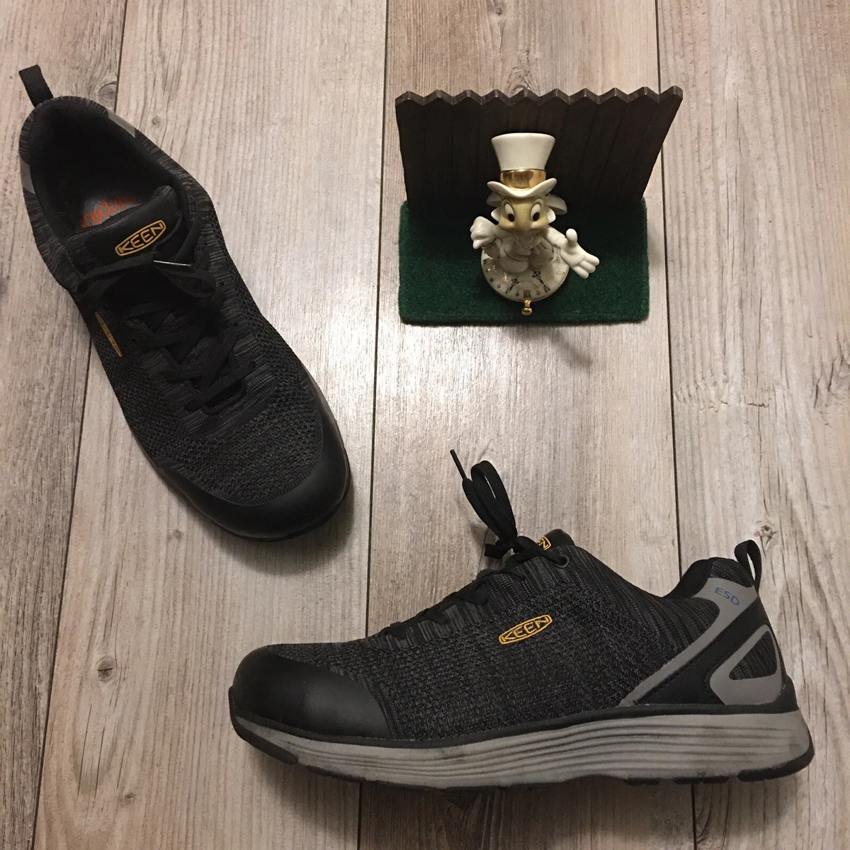 Steel toe shoes clearance marks