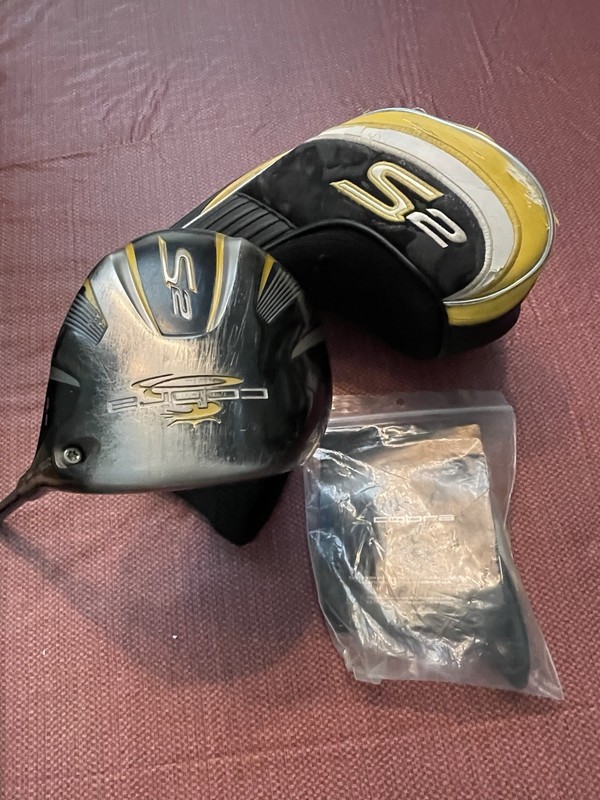 Cobra S2 Driver 9.5 Deg. Loft Graphite Stiff Shaft Men’s RH, Head Cover & Wrench